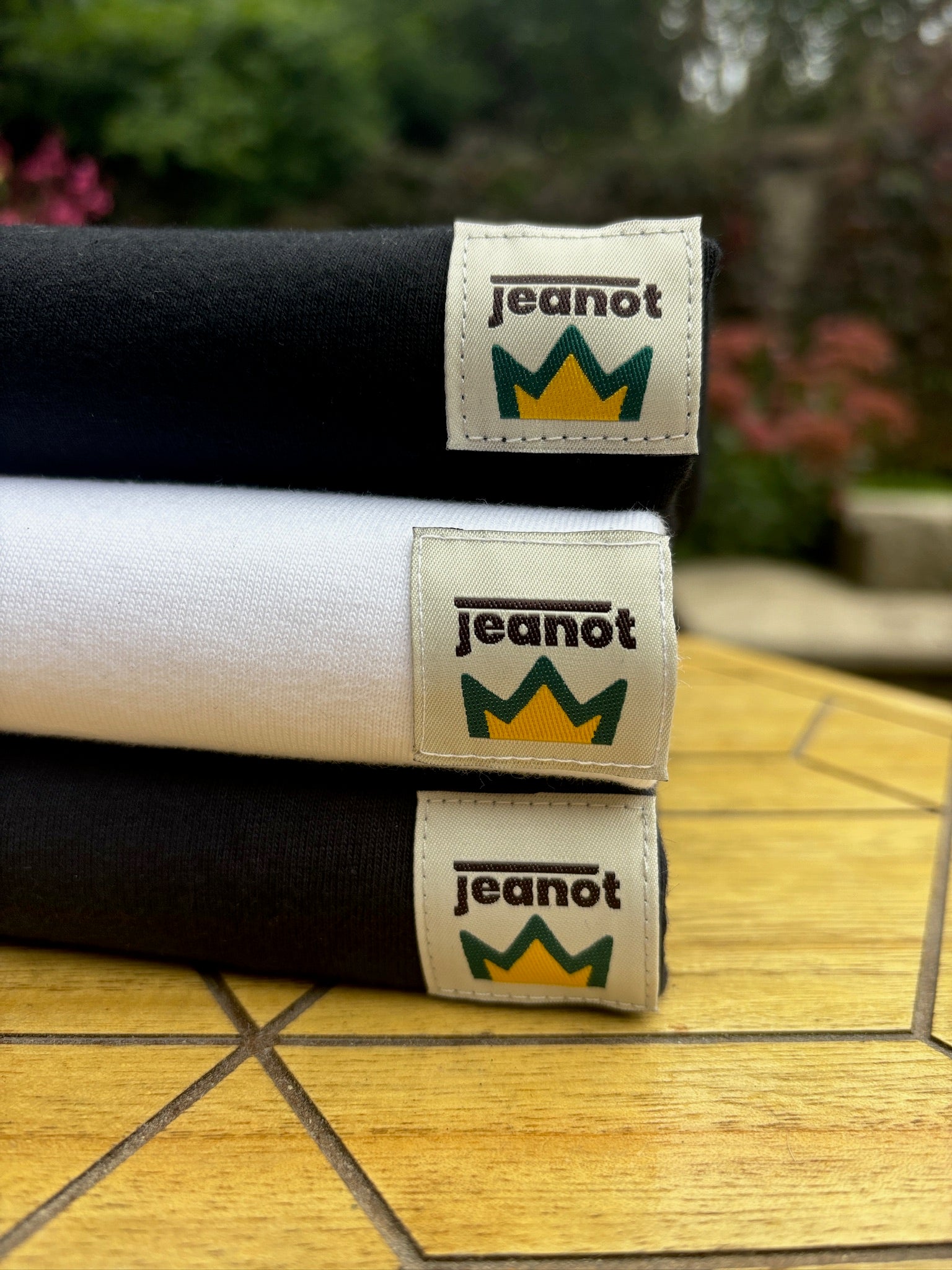 Disponible en plusieurs coloris  